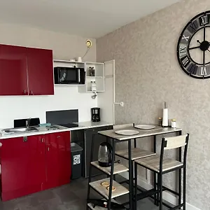 Joli Avec Parking Prive, Bien Situe Appartement